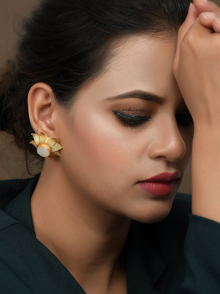 Dastoor Carvin Stone Earring