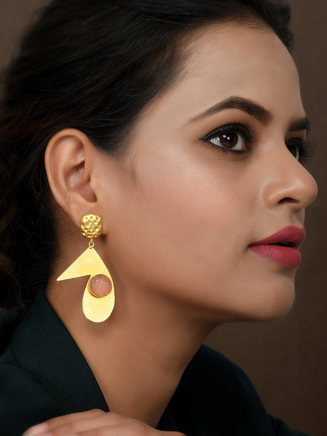 Dastoor Carvin Stone Earring