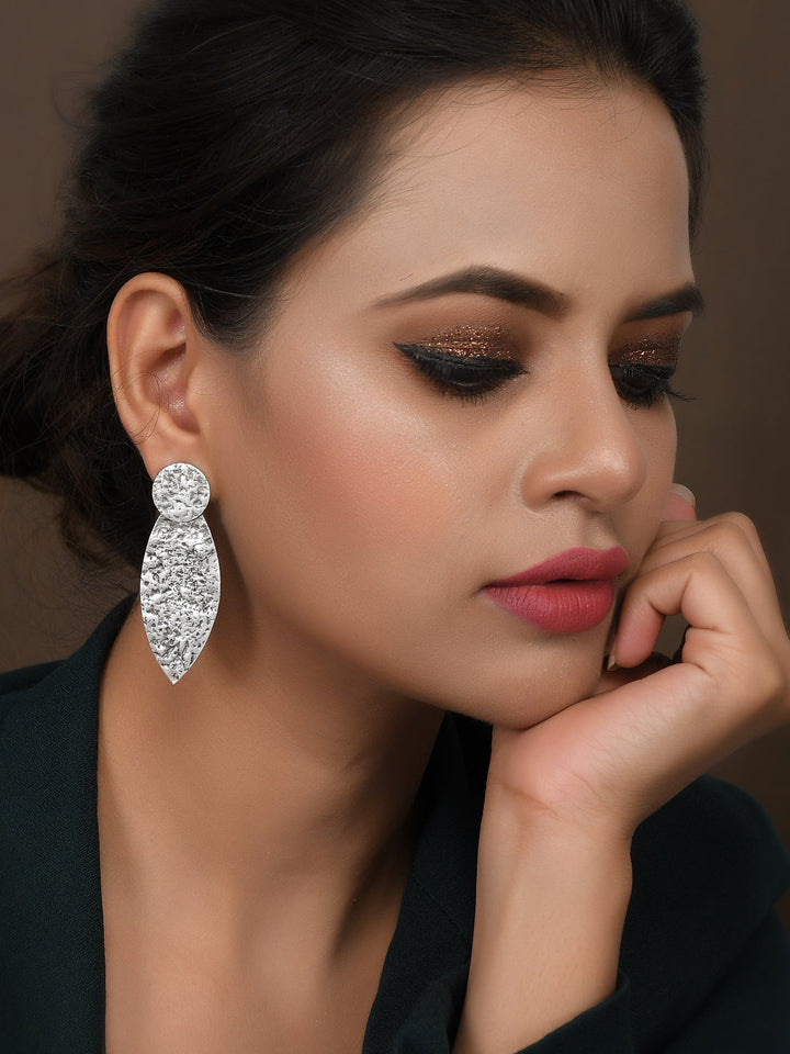 Dastoor Oxodise Light Earring