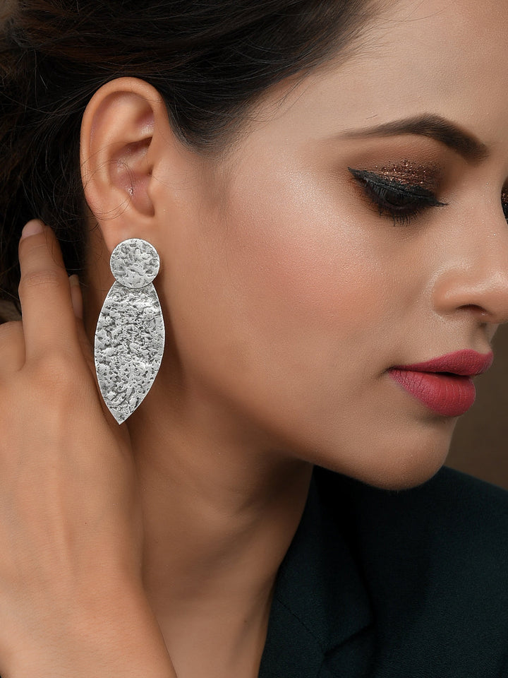 Dastoor Oxodise Light Earring
