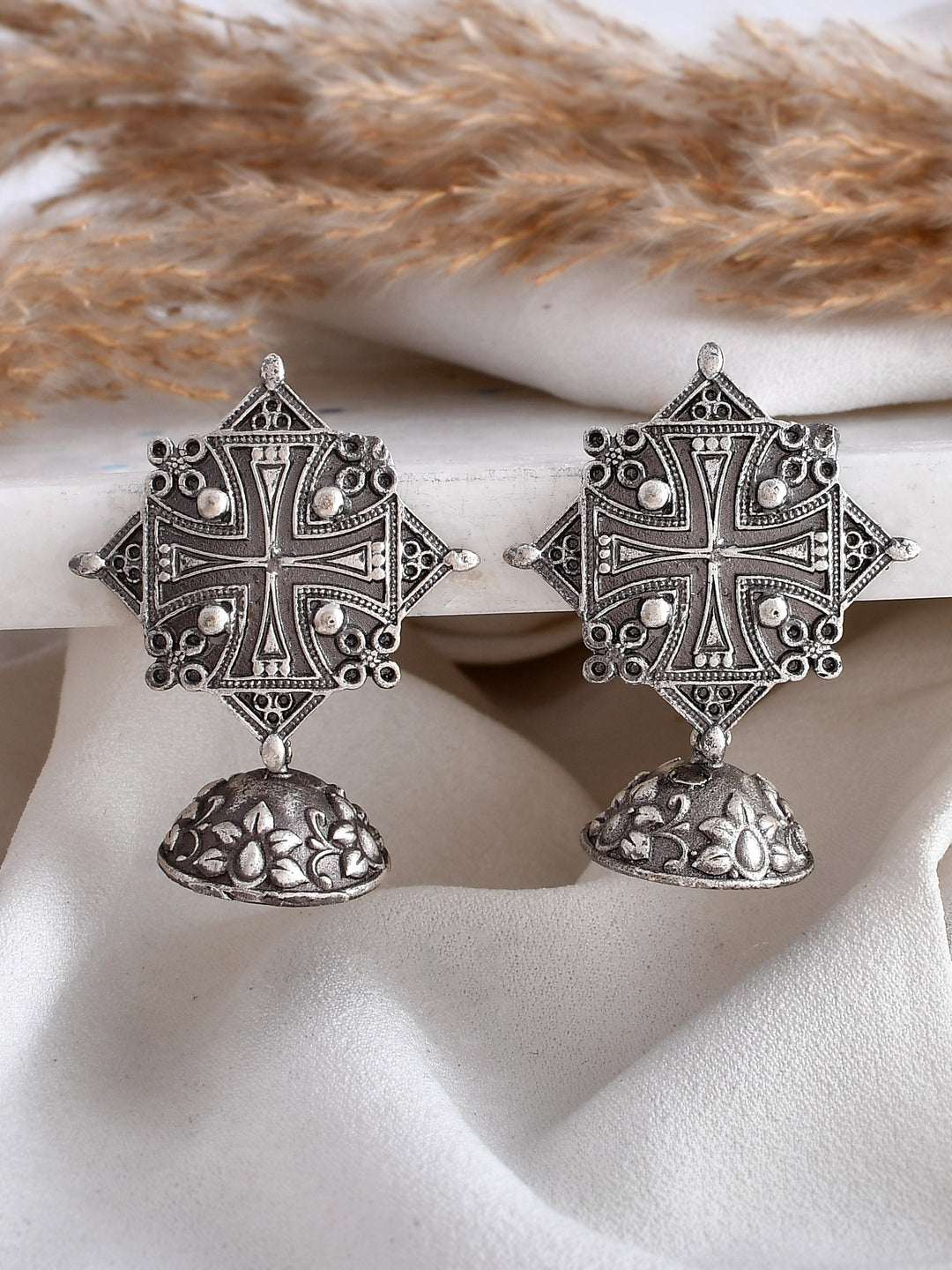 Saherlynn Silver Twilight