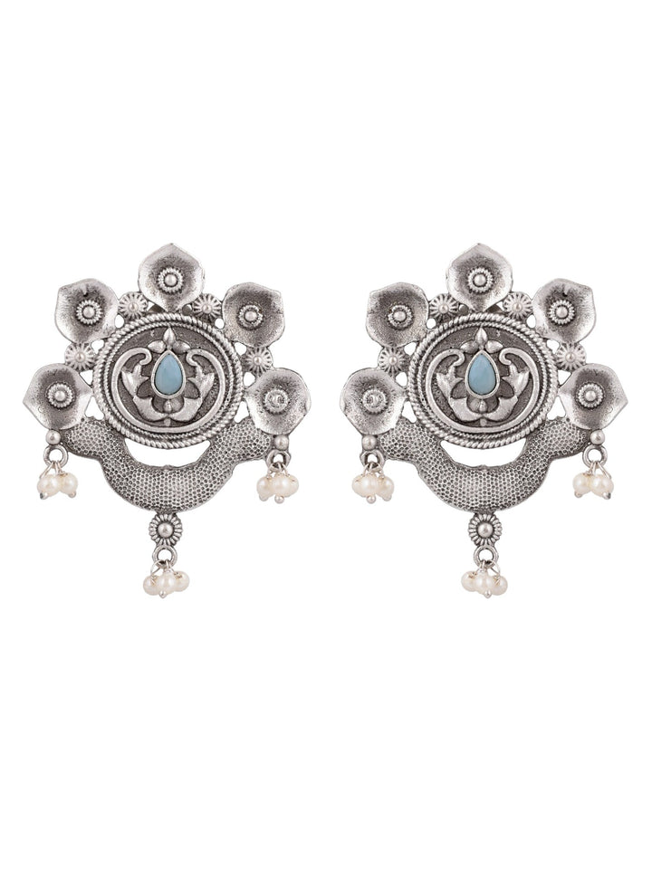 Graceful Gleam Studs