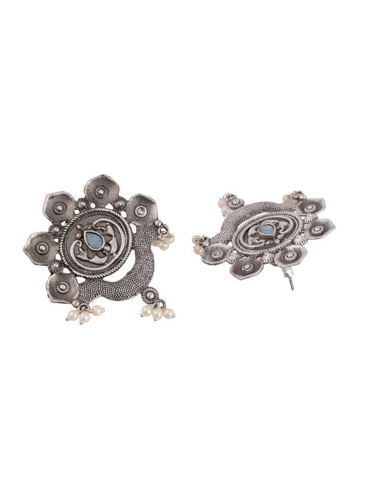 Graceful Gleam Studs