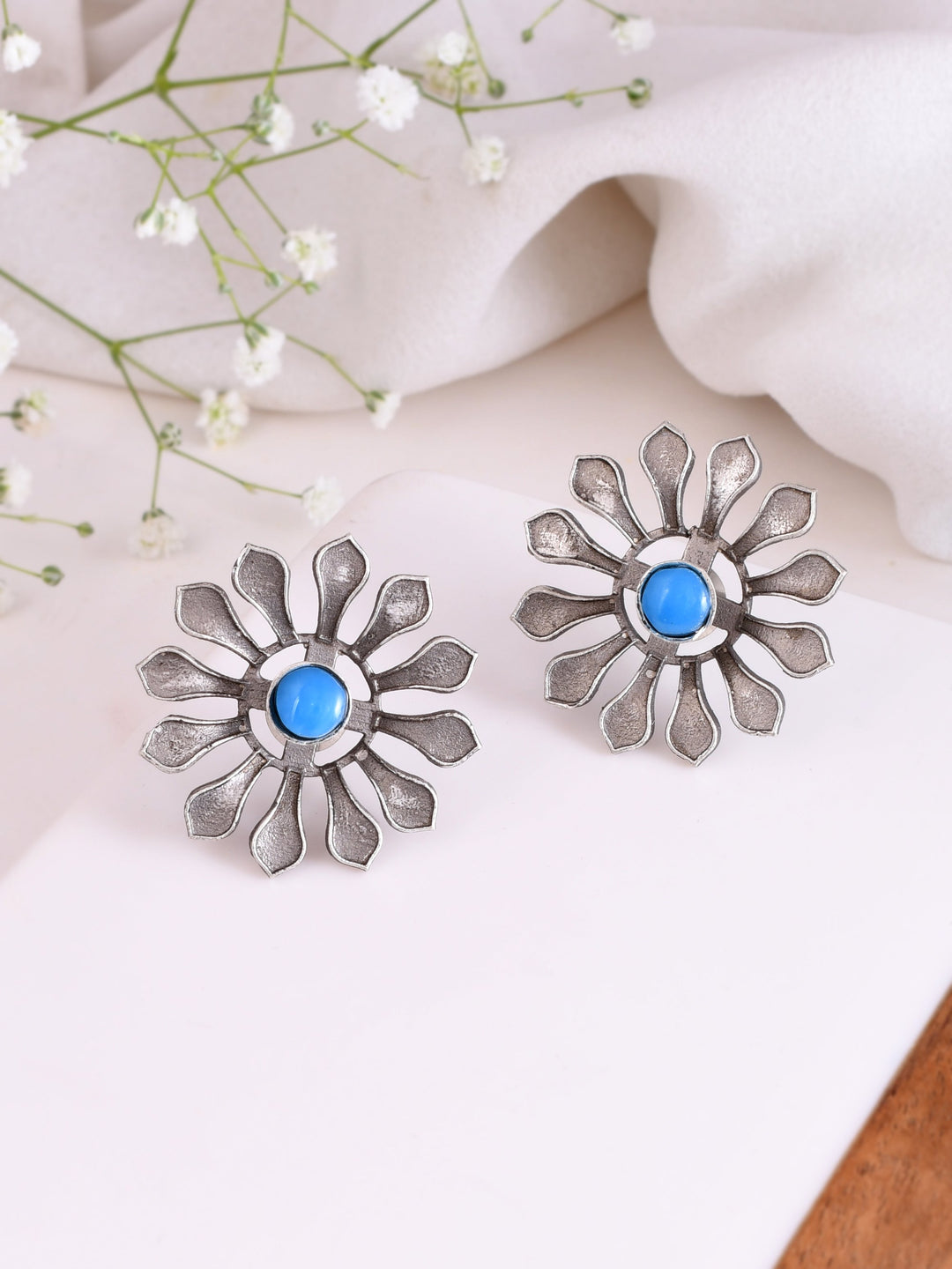 Midnight Lily Earring