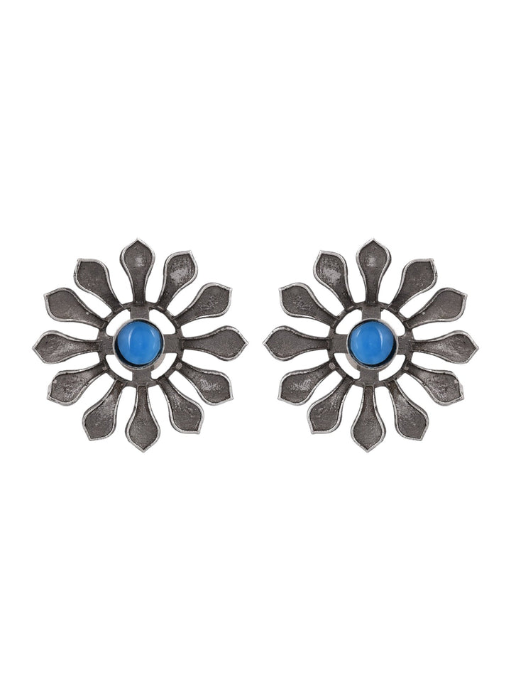 Midnight Lily Earring