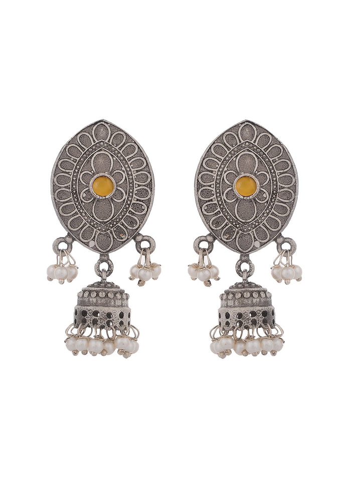 Silver Elegance Echoes