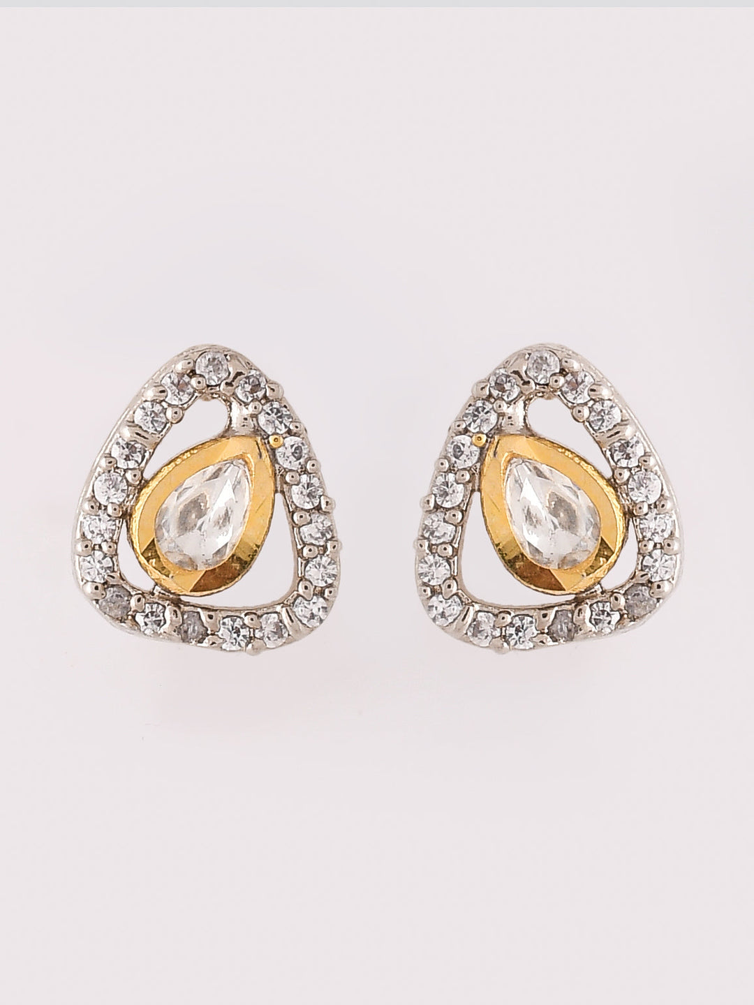 A captivating Polki set with a delicate design