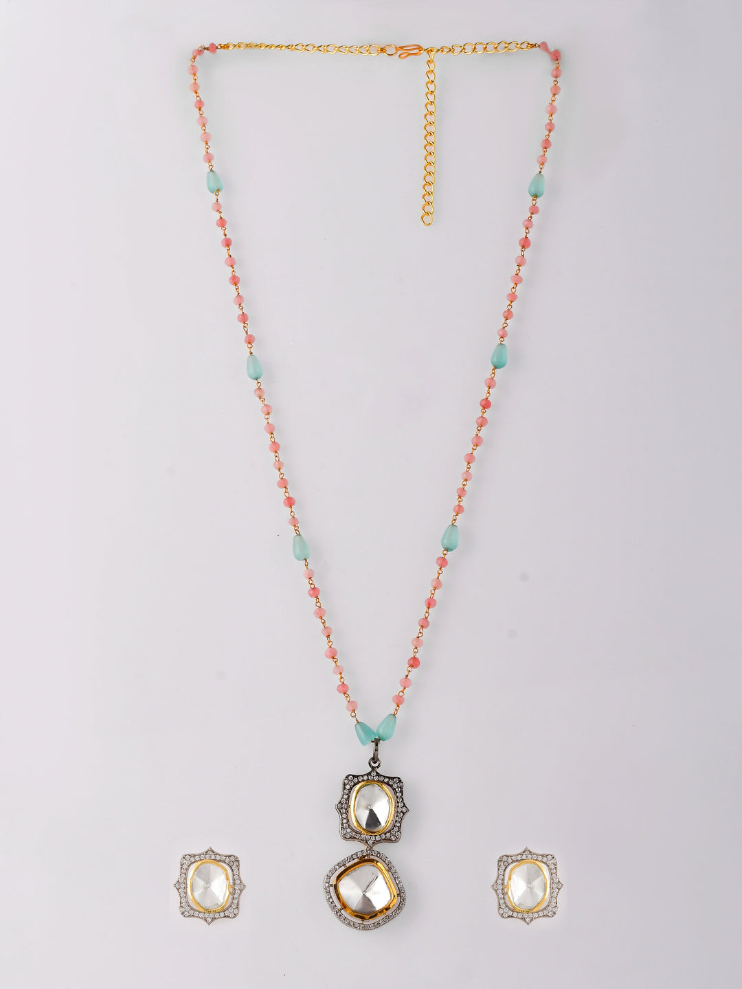 An exquisite Polki set that embodies timeless beauty,