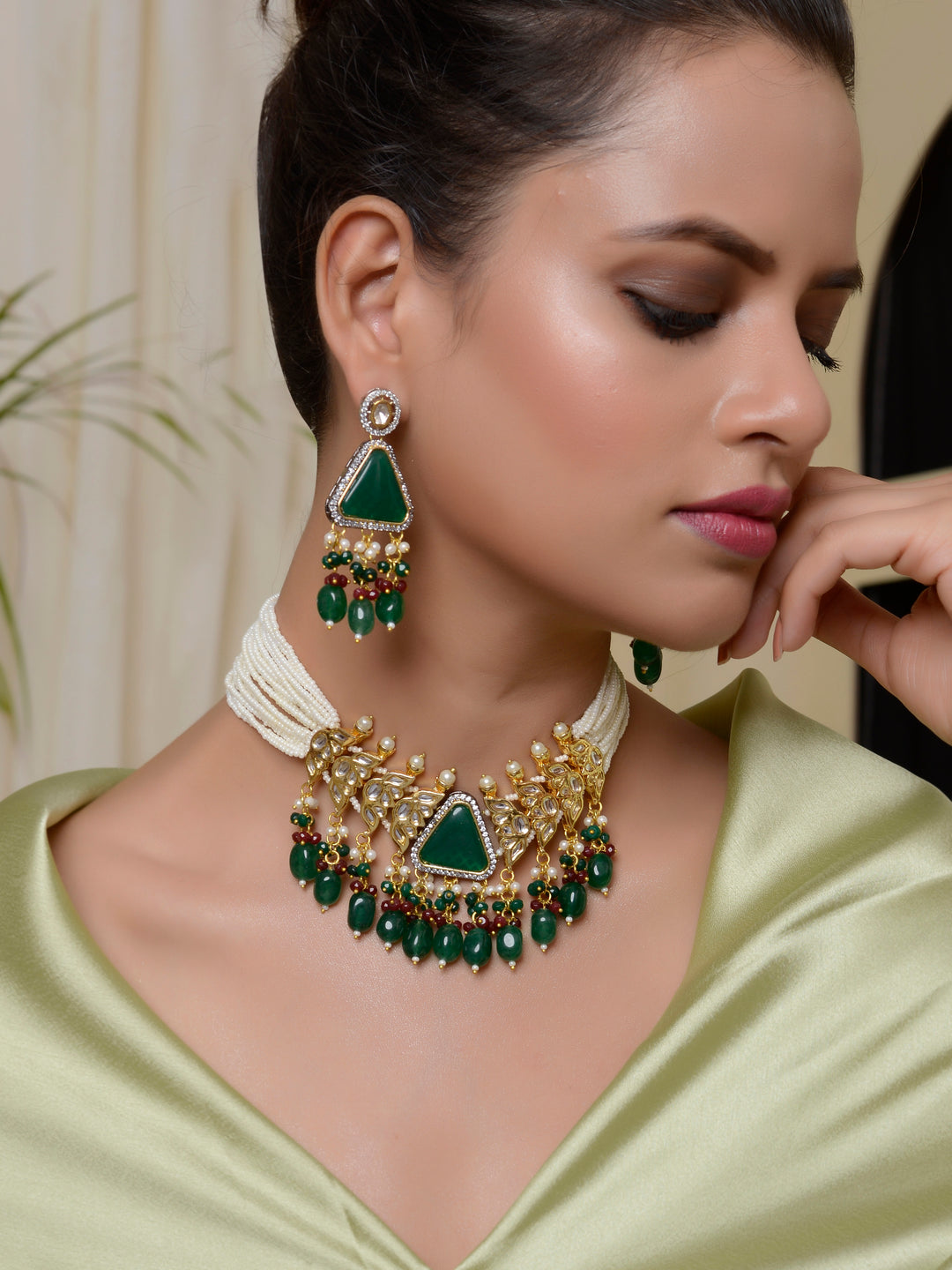 Green Kundan-Studded  Beaded Jewellery Set