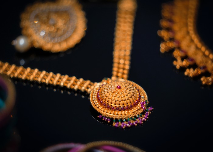 DastoorJewels' Timeless Gold Jewellery Gift Collection