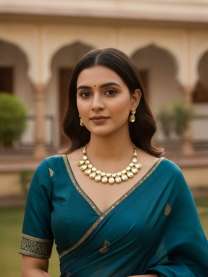 Dastoor Gold-Plated White Kundan Studded Jewellery Set