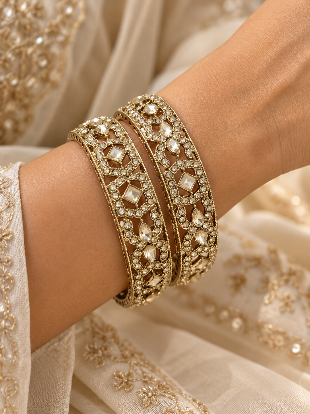 Geometric Diamond Kundan Antique Gold Bangle Set