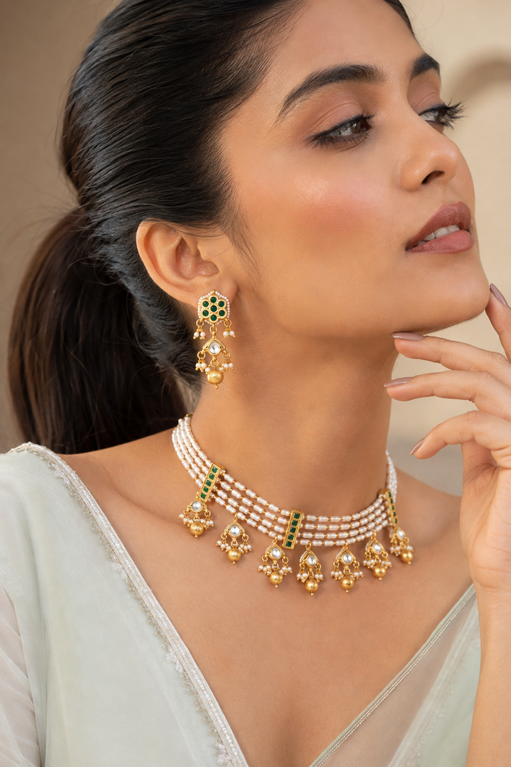 Gold-Plated White Kundan Studded  Beaded Jewellery Set