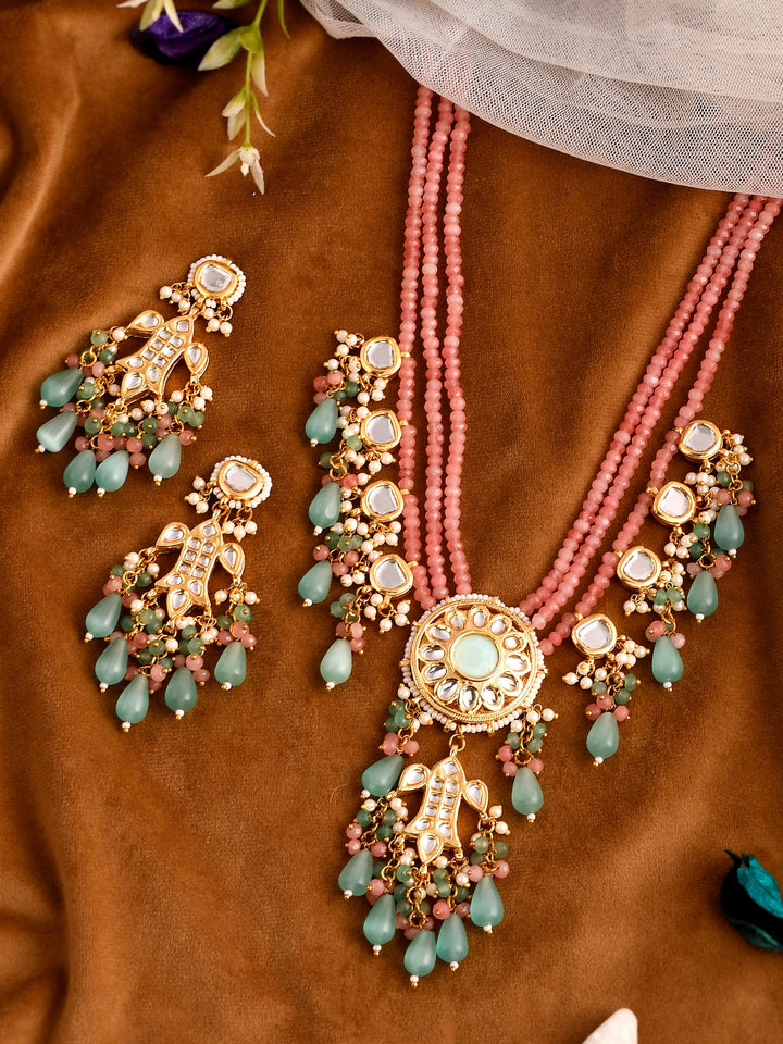 Graceful Neck Adornments Necklace Set