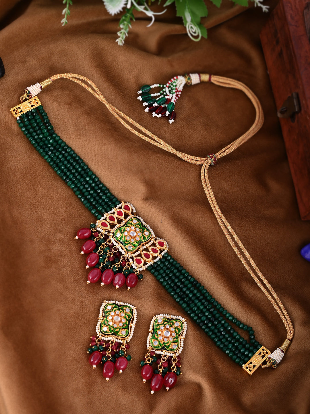 Dastoor Beautiful attention getting Beaded Choker Necklace Set