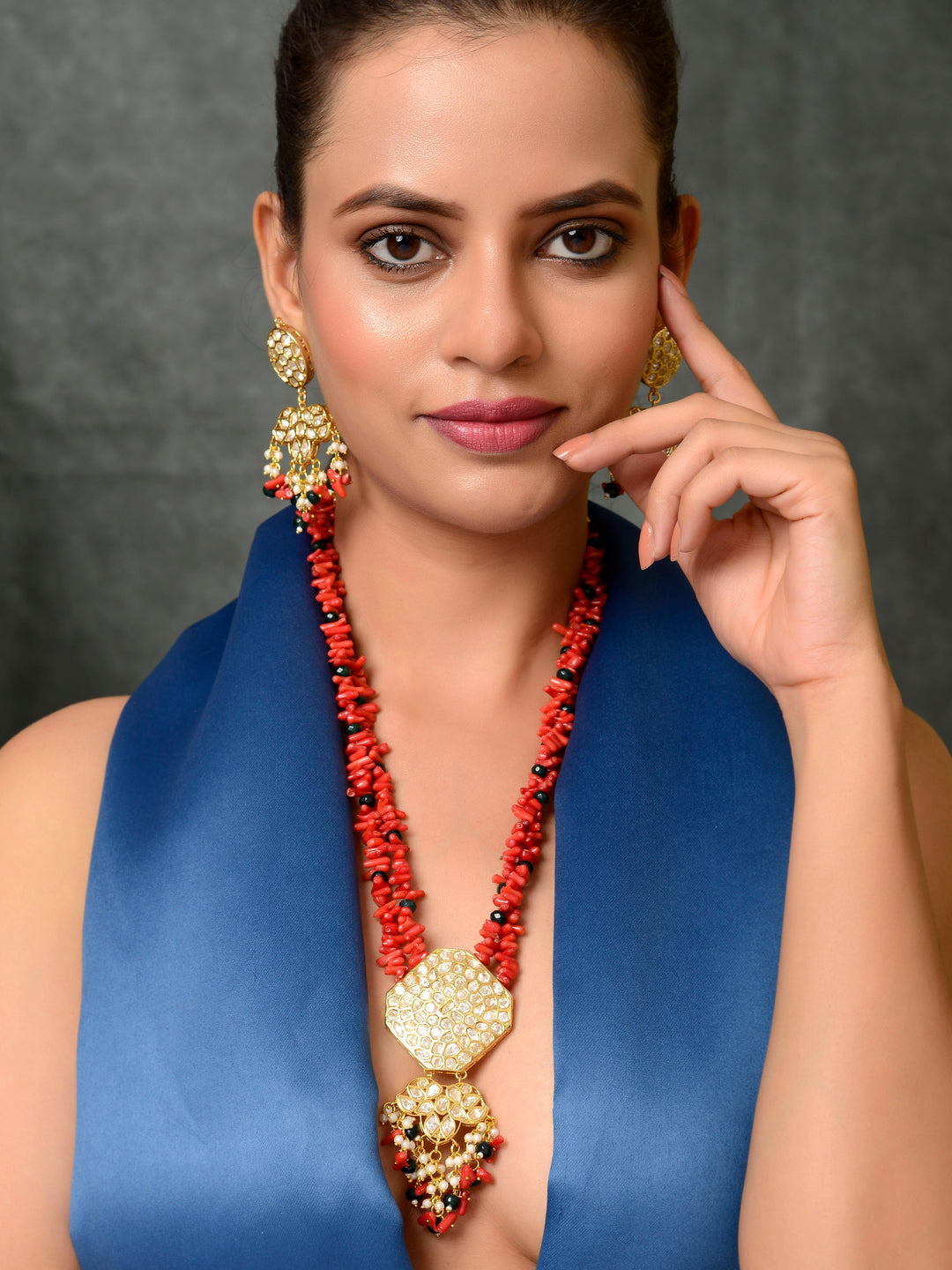 Dastoor Gold-Plated Red  White Kundan-Studded  Beaded Jewellery Set