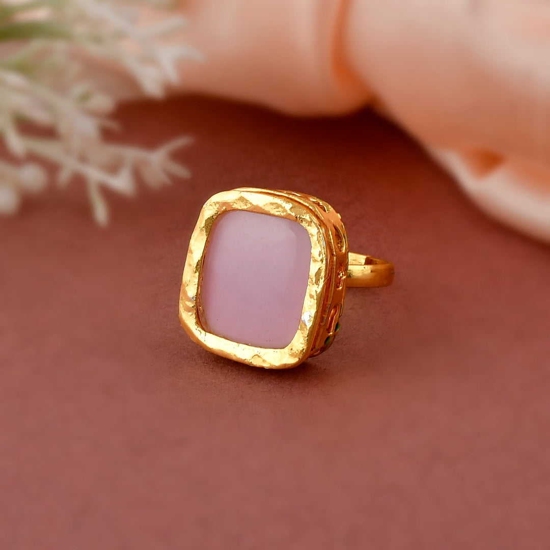 DASTOOR Gold-Plated Pink Kundan-Studded Finger Ring