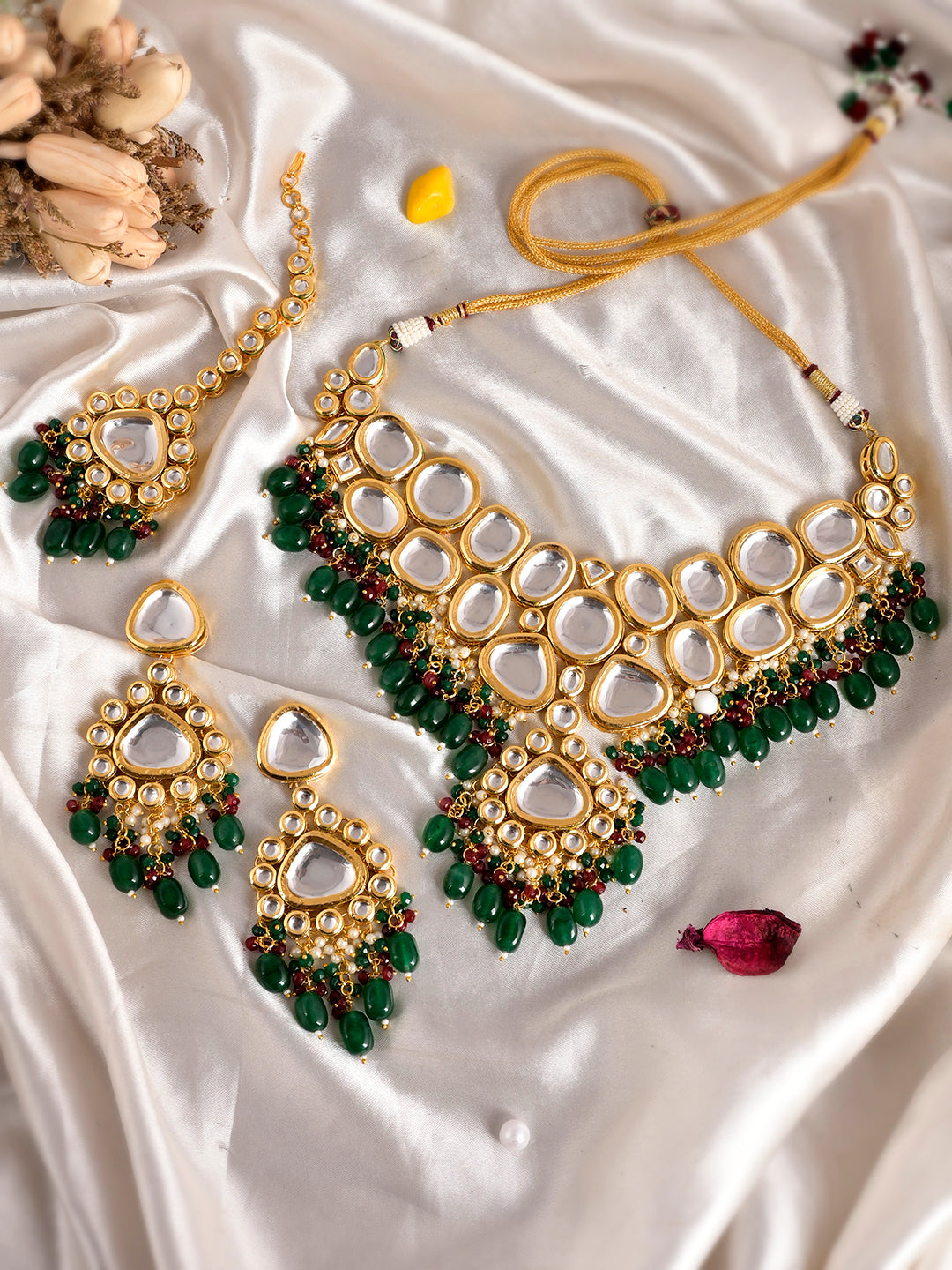 DASTOOR Gold-Plated White  Green Kundan Studded  Beaded Jewellery Set